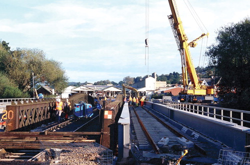 FIGURE 16. Exeter River Exe Bridge, one track rolled in from each side, 1997. Author’s collection