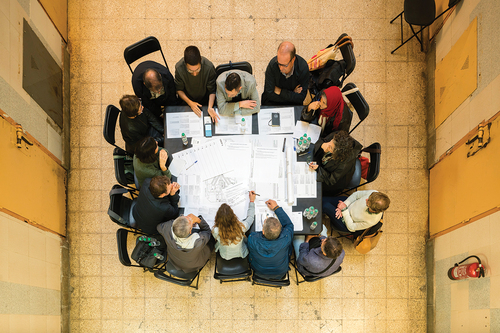 Figure 4. Workshop in one of the prison corridors. Image courtesy of the Ajuntament de Barcelona (City Council of Barcelona).