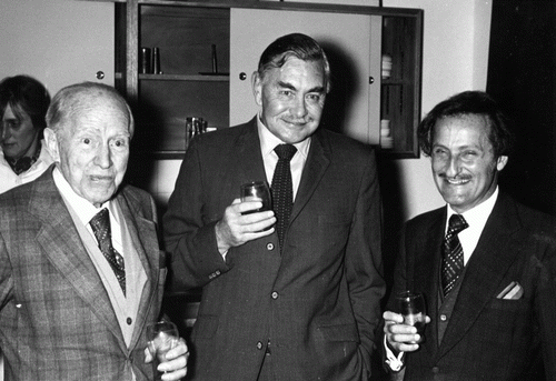 Figure 1.  Three Makapanians at a function in the Anatomy Department of the University of the Witwatersrand in the mid-1970s. From left: Raymond Dart, Alun Hughes and Phillip Tobias.