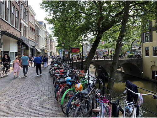 Figure 9. Parked bikes and spanning bridge (leading to the Lijnmarkt street).