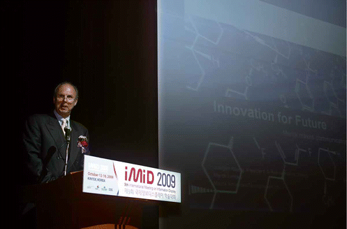 Figure 2. Dr Anandan from LLC presenting the second keynote lecture.