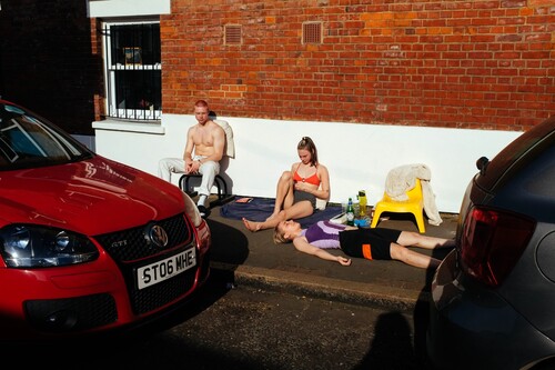 Figure 3. A group in Hackney desperate to catch some sun. (Photograph and permission: Shireen Bahmanizad).