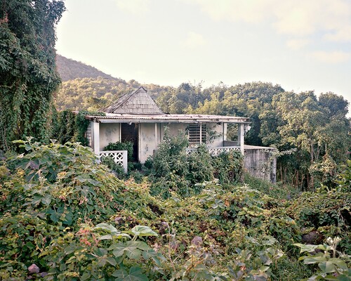 FIGURE 2. STACEY TYRELL, ‘HOUSE ON SADDLE HILL’, FROM THE CHATTEL SERIES, 2009. COURTESY THE ARTIST.