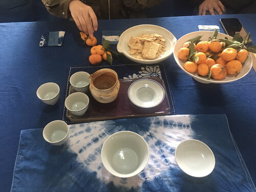 Fig 8 Tea set in daily life setting in Yimu’s studio, December 2020. Photo taken by the author.