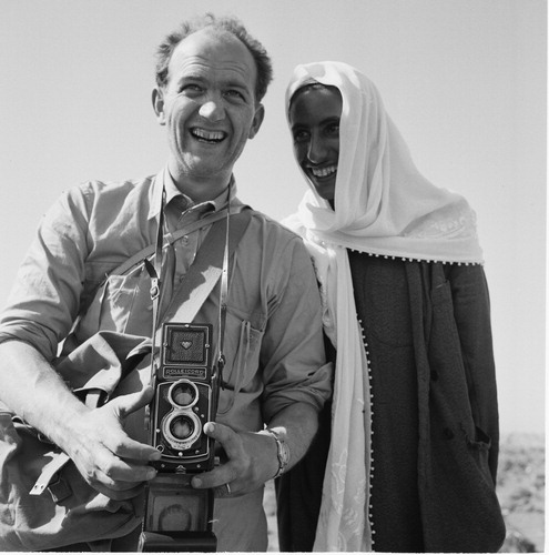 Figure 10: Klaus Ferdinand (left) and friend, Qatar, 1959 (Jette Bang photo / Moesgaard Museum).