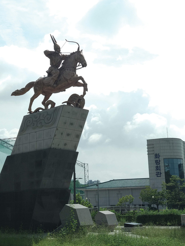 Figure 7. Hwarang equestrian statue in front of the Korea Military Academy, Nowŏn District (Photograph by Author, 2023).