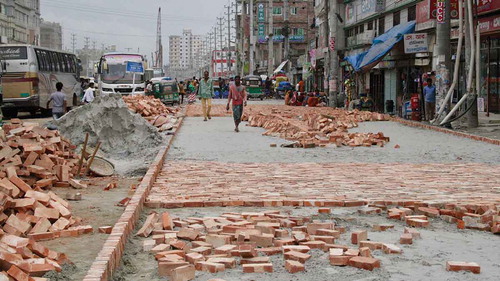 Figure 5. Road construction using Bangla bricks. Credit: Author