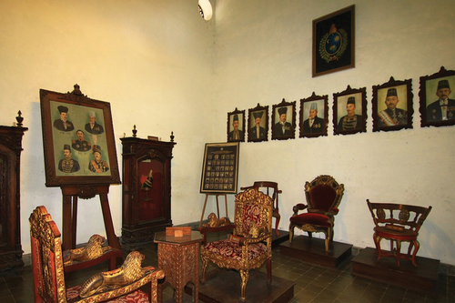 Figure 1. A chair left by Pakubuwono IV in Surakarta Palace Museum.