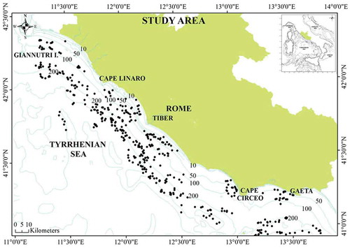 Figure 1. The study area. Black circles represent hauls of GRUND project.