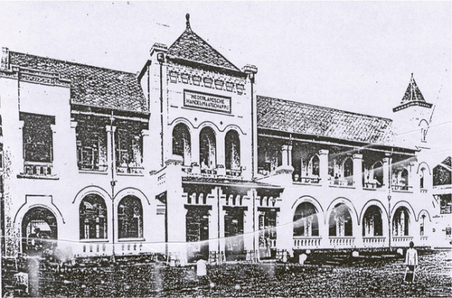 Figure 10. The office of Nederlandsche Handels-Maatschappij (Dutch Trading Company) in 1915, located in Westerwalstraat (Now: Empu Tantular Street; still being used by Bank “Mandiri”). This building has undergone several changes in function. On the 1787 map, this building was used for the VOC governor’s office for the north coast of Java. In 1826, it was used for the Nederlandsche Handels-Maatschappij office which was in charge of managing the export-import trade; and now for Bank Mandiri.