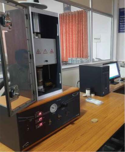 Figure 3. Guarded heat flow thermal conductivity meter.