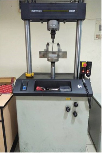 Figure 2. Testing setup for flexural test.