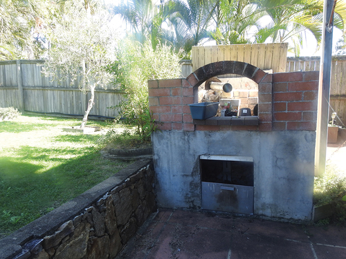 Figure 4. Cooking equipment installed in Firyal’s backyard. (source: Author).