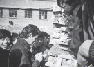 ▪ Charles Simonds, Dwelling with passers-by, Shanghai, PRC China, 1980, clay, sand and wood. © Charles Simonds