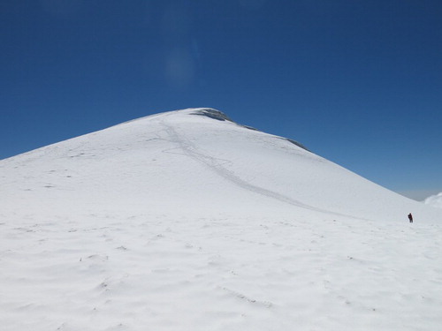 Figure 3. The summit ice cap of the Buyuk Ağrı from the Western Plateau. The glacier ice, during the field campaign, was covered by fresh snow and firn.