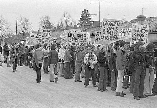 Figure 5. An ENGO demonstration against forestry in 1974. The placards announce, e.g. “Legislate against clear-cutting” and “Stop planting forest on our fields.” Photo: Bertil Brunnegård.