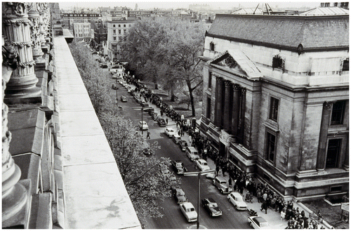Figure 1. 25,000 people queued to have a chance of seeing the Mercury capsule Friendship 7 at the Science Museum in London. Here the queue on Exhibition Road goes all the way down to Cromwell Road© The Science Museum, London/Science and Society Picture Library.