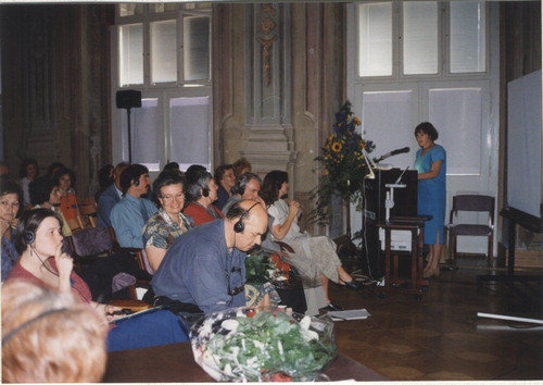 FIGURE 2. Christopher Clarkson during the symposium ‘Book and Paper Conservation’, Ljubljana, June 4–5 1996. (Photograph: Dragica Kokalj).