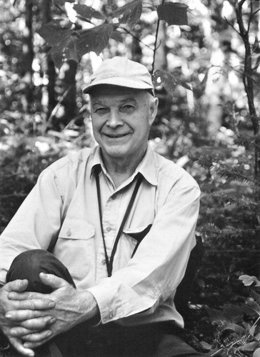  Fig. 2. Lowe in his beloved Adirondack Mountains, New York, August 25, 1976. Courtesy C. J. Wang