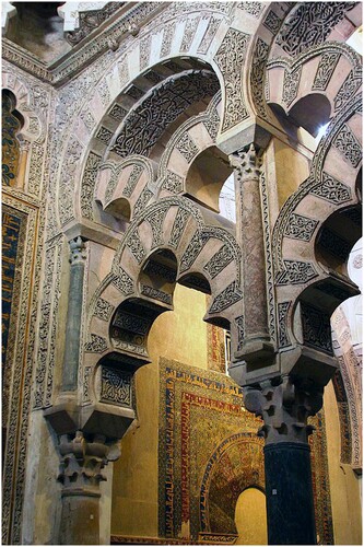 Figure 18. Mosque of Cordoba, interlacing polylobed arches in the maqṣūrah, photographed by José Luiz Bernardes Ribeiro, 2013, CC BY-SA 3.0, Wikimedia Commons