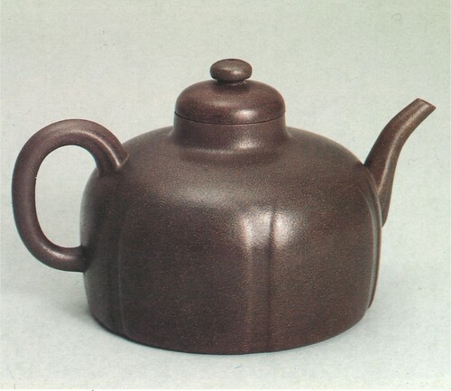 Fig. 3. Teapot with petal-shaped impressions, carrying the inscription “Gong Chun” on its bottom. Held by the Hong Kong Flagstaff House Museum of Tea Ware. Image from Lo (1986, 52). Image reproduced with the generous permission of the museum.