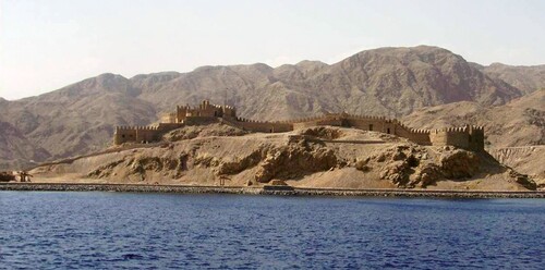 Figure 8 Jazirat Faraʿun, Egypt: the Ayyubid castle, constructed on top of the former, Crusader-period one, seen from east (photo by M. Sinibaldi).