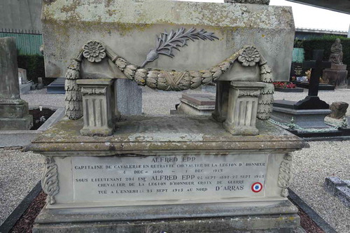 Figure 12. The sarcophagus of the Epp family, with its tricolor cockade