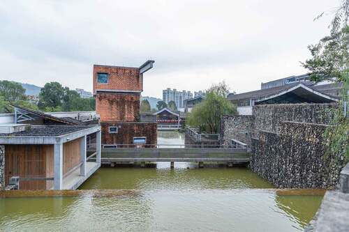 Figure 11. The “Taihu-house” faced the water in Shili Hongzhuang cultural center (2012–18), Ninghai © Zhao Sai. All rights reserved.