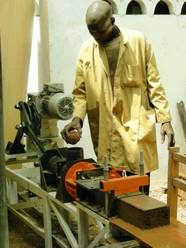 Figure 11 Extrusion press prototype developed in Cameroon.