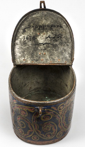 Figure 5. The copper canister from Svappavaara (the canister does not have an inventory number), Norrbotten County Museum. Photo by Kjell Öberg, Norrbottens museum, Luleå.