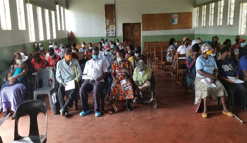 Photo 6. Community meeting in Masvingo on findings and follow-up actions to the research (Source: W. Malaya).