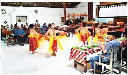 Figure 5. A picture of Gambyong dance presented in the proficiency dance exam in June 2021.