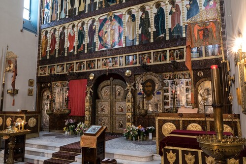 Figure 2. View of the lower part of the iconostasis of the Russian Memorial Church Leipzig; the icon Last Supper is located directly above the Tsar-door.
