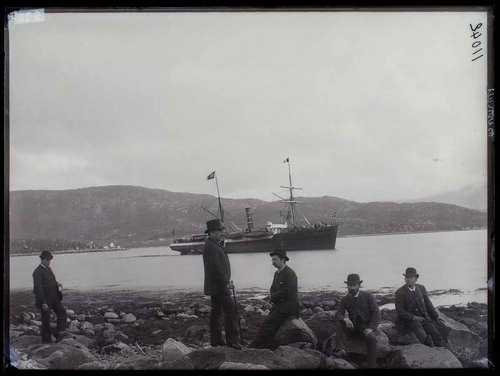 Figure 15. Roland Bonaparte/G.Roche, Bonaparte and his expedition members inspecting the shores in the North of Norway, 1884. Photograph reproduced with permission from Musée du Quai Branly, Paris.