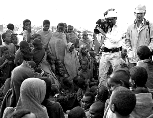 Figure 1. Mohamed Amin with Michael Buerk filming the famine in Ethiopia (1984).