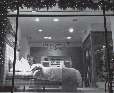 ▪ ‘The Perfect Gift is Sleep’ Hästens, East 82nd Street and Madison Avenue, NYC. Photo © Ric Allsopp, 2015