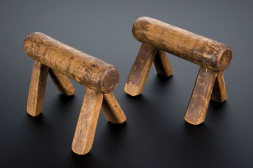 Fig. 11. Pair of wooden crutches, England, (1701–1800. A635024). © Science Museum Group/Wellcome Collection.