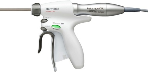 Figure 1 Handle of the Harmonic ACE®+7 with advanced hemostasis button (green).