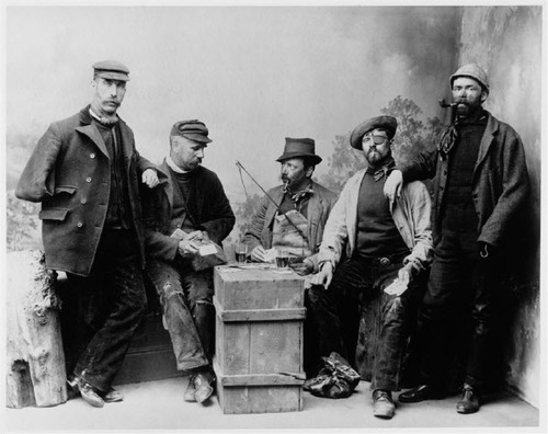 Fig. 2 The same CID officers dressed as Dock Workers (1911). Courtesy of the Metropolitan Police Heritage Centre