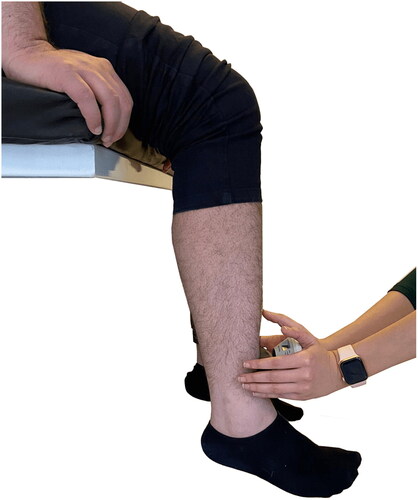 Figure 4. Position of patients with ankylosing spondylitis for the microFET® 2 dynamometer knee-extensor assessment.
