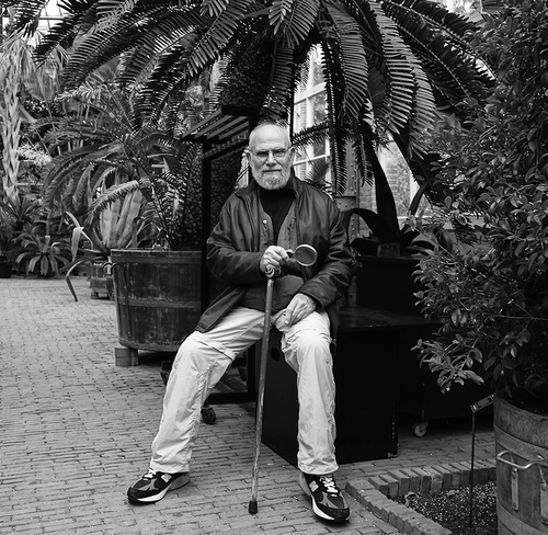 Oliver Sacks sitting in the botanical garden in Amsterdam. The author thanks Mr. Bill Hayes for providing this picture. © Bill Hayes.