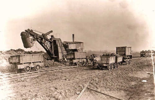 FIGURE 3. Steam Navvy, one of 43 used in construction of the Great Central Railway, 1894– 99. Collection of Roger Bastin.