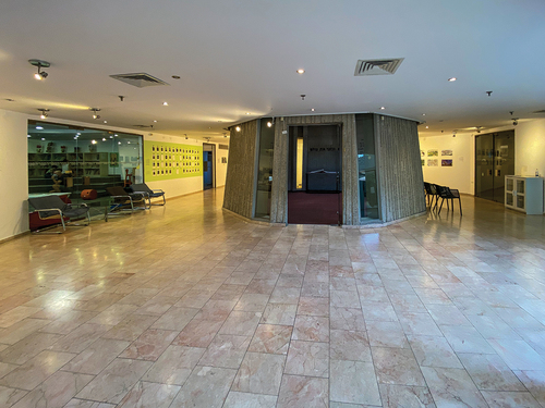 Figure 26. Kiryat Tiv’on memorial center: view of the memorial hall from the entrance, the library (left); photo: author, 2021.