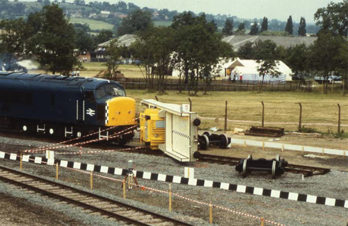 Fig. 4. Configuration of the full-scale crash test of the Magnox spent fuel flask.[Citation22] © Nuclear Decommissioning Authority.