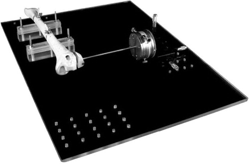 Figure 3. Synbone model of a lateral tibial plateau fracture attached to a translation and rotation stage.