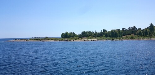 Figure 3. The landward side of Stora Ekön was a good natural harbour with protection from the sea and good holding ground for anchoring. King John anchored here with his fleet on his way to an important meeting in Kalmar in the early summer of 1495. A sudden fire and explosion on his flagship caused its rapid sinking. (Photo: Johan Rönnby).