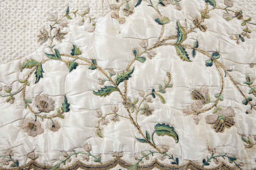 Figure 4 Bridal blanket, late 18th century. Silk and cotton embroideries, 170 x 200 cm. Photo Olle Norling, Upplandsmuseet, UM22401. CC BY-NC-ND.