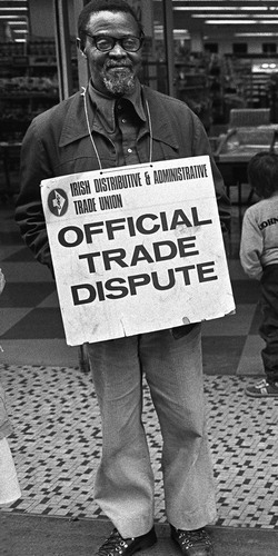 Figure 4 Nimrod Sejake, supporting the Dunnes workers’ strike against apartheid in Dublin. Photograph by Derek Speirs, reproduced courtesy of the photographer.