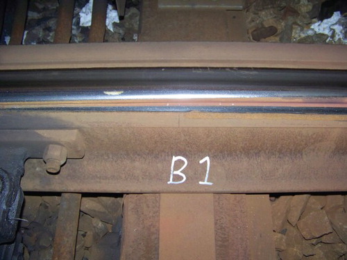 Figure 15. Switch panel of ‘mild’ wearing switch (left switch and stock rail). No wear debris observed. At the gauge face remains of lubrication are present.
