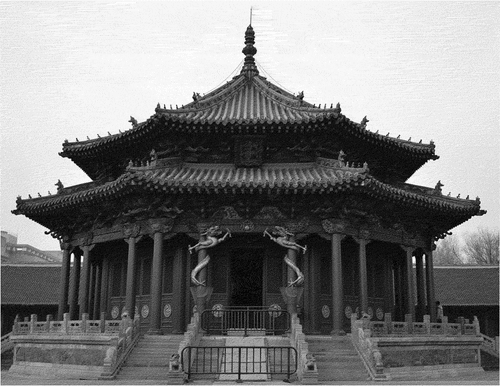 Figure 2. A pair of frontal dragon-wrapped columns in the Dazhen dian of the Imperial Palace in Shenyang, built in 1625.